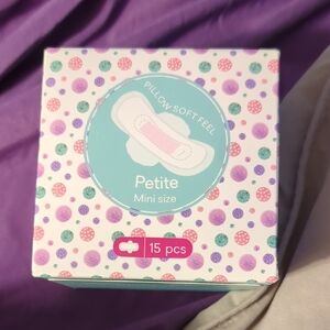 Pillow Softfeel Petite Mini Pads